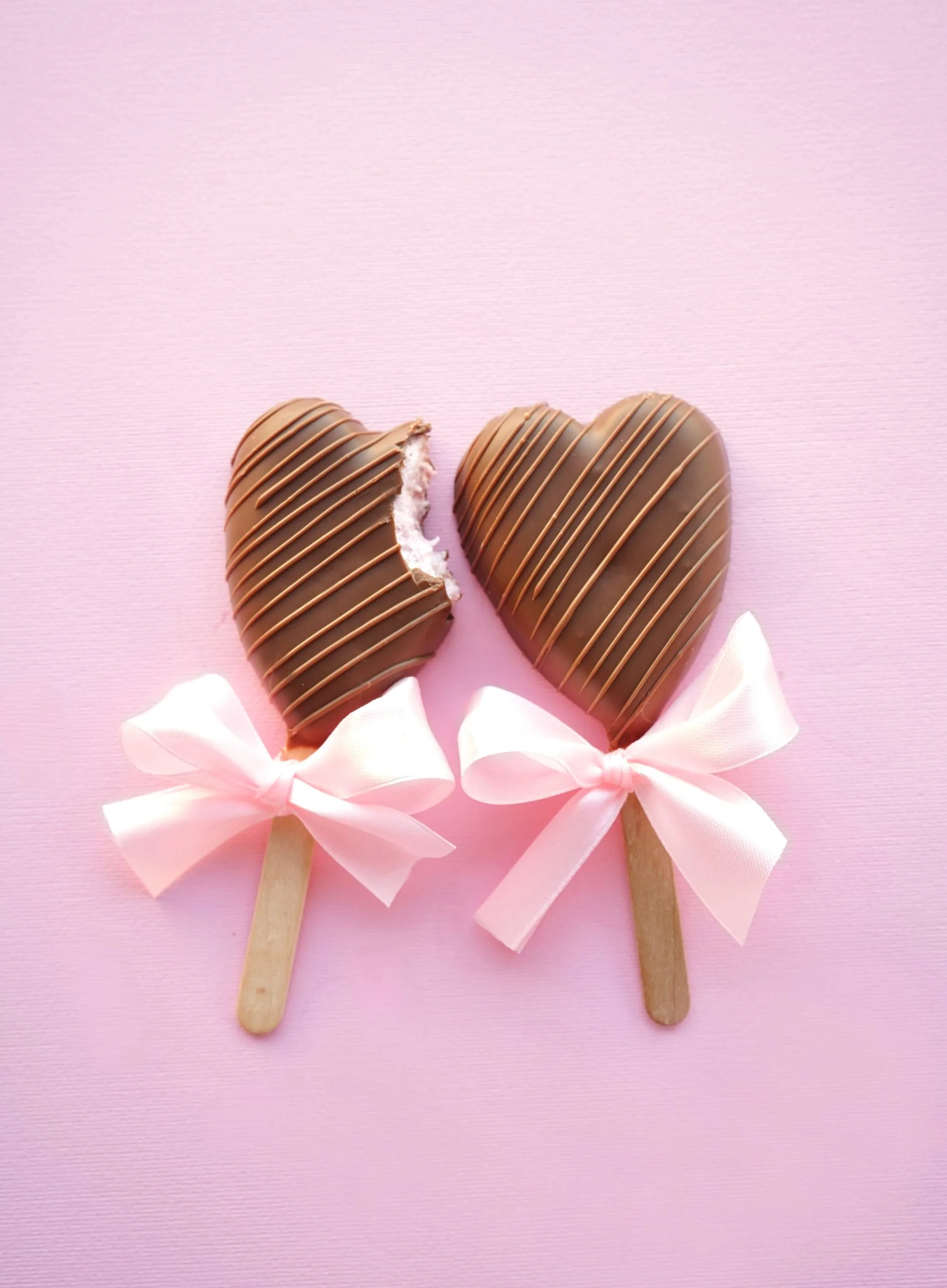Маршмеллоу-валентинки у молочному шоколаді
